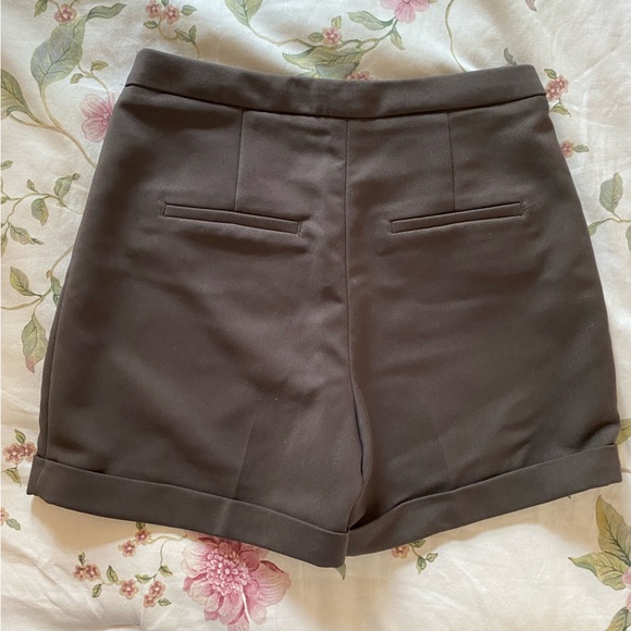 H&M High Waist Shorts Army Green Size 4 - Picture 2 of 5
